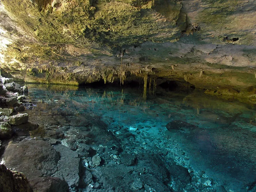 Nota sobre Cenote Yaxbacaltun, Yucatán