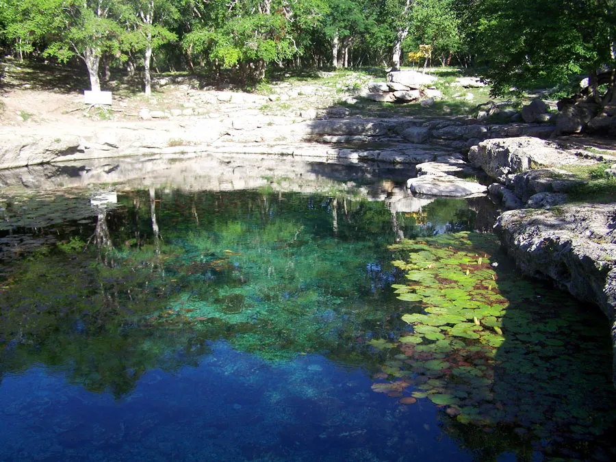 Nota sobre El Cenote Azul, Quintana Roo