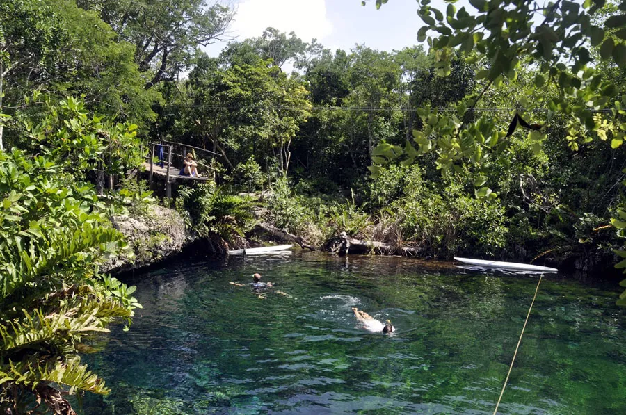 Nota sobre El Cenote Azul, Quintana Roo