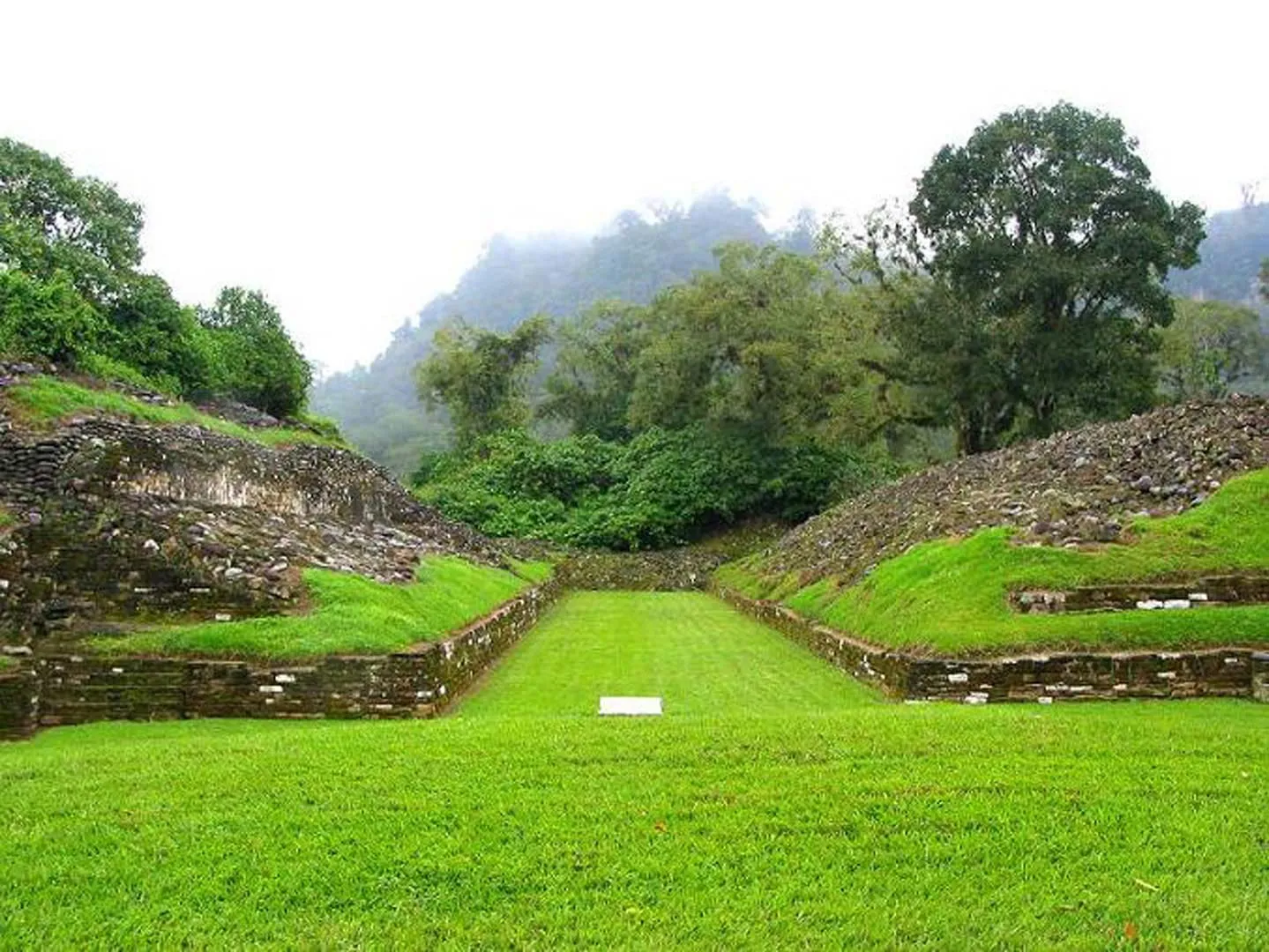 Nota sobre Zona arqueológica de Aké, Yucatán