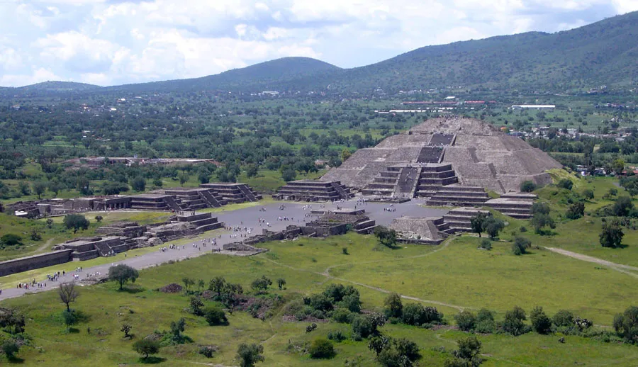 Nota sobre Pirámide de la Luna de Teotihuacán