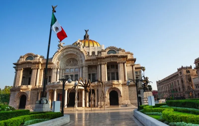 Nota sobre  La sequía hace aparecer una iglesia colonial del sigo XVI en México