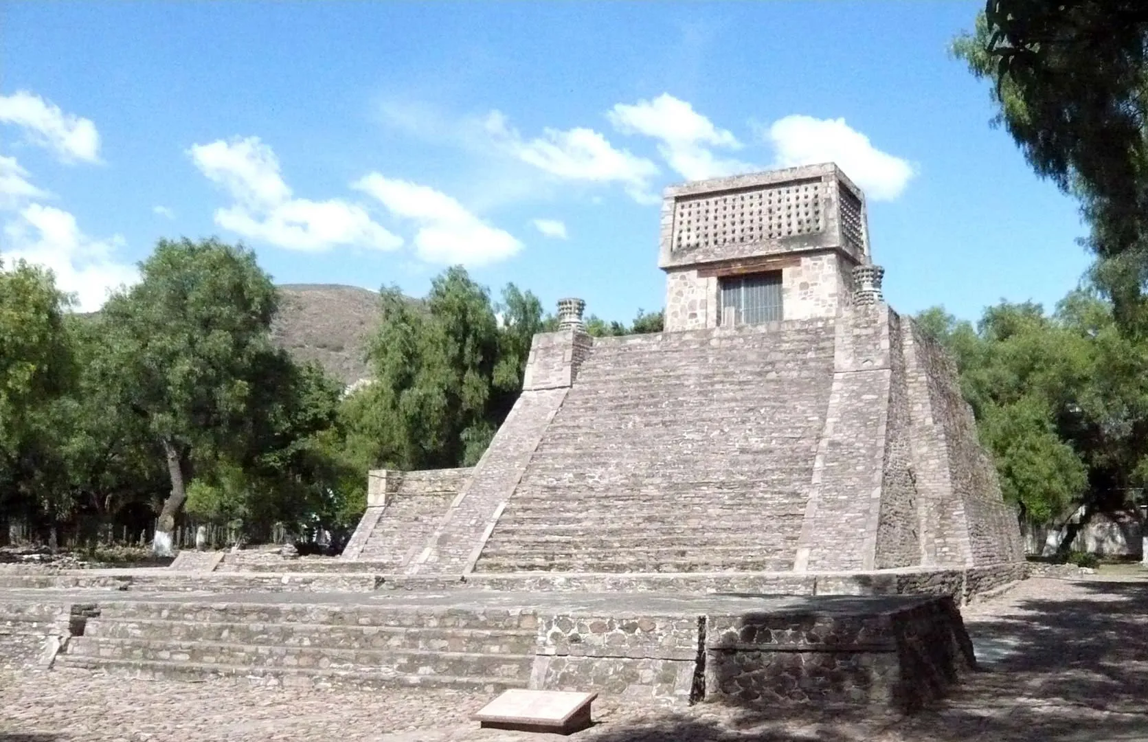 Nota sobre Cobá, el "sitio de agua turbia" en la cultura maya