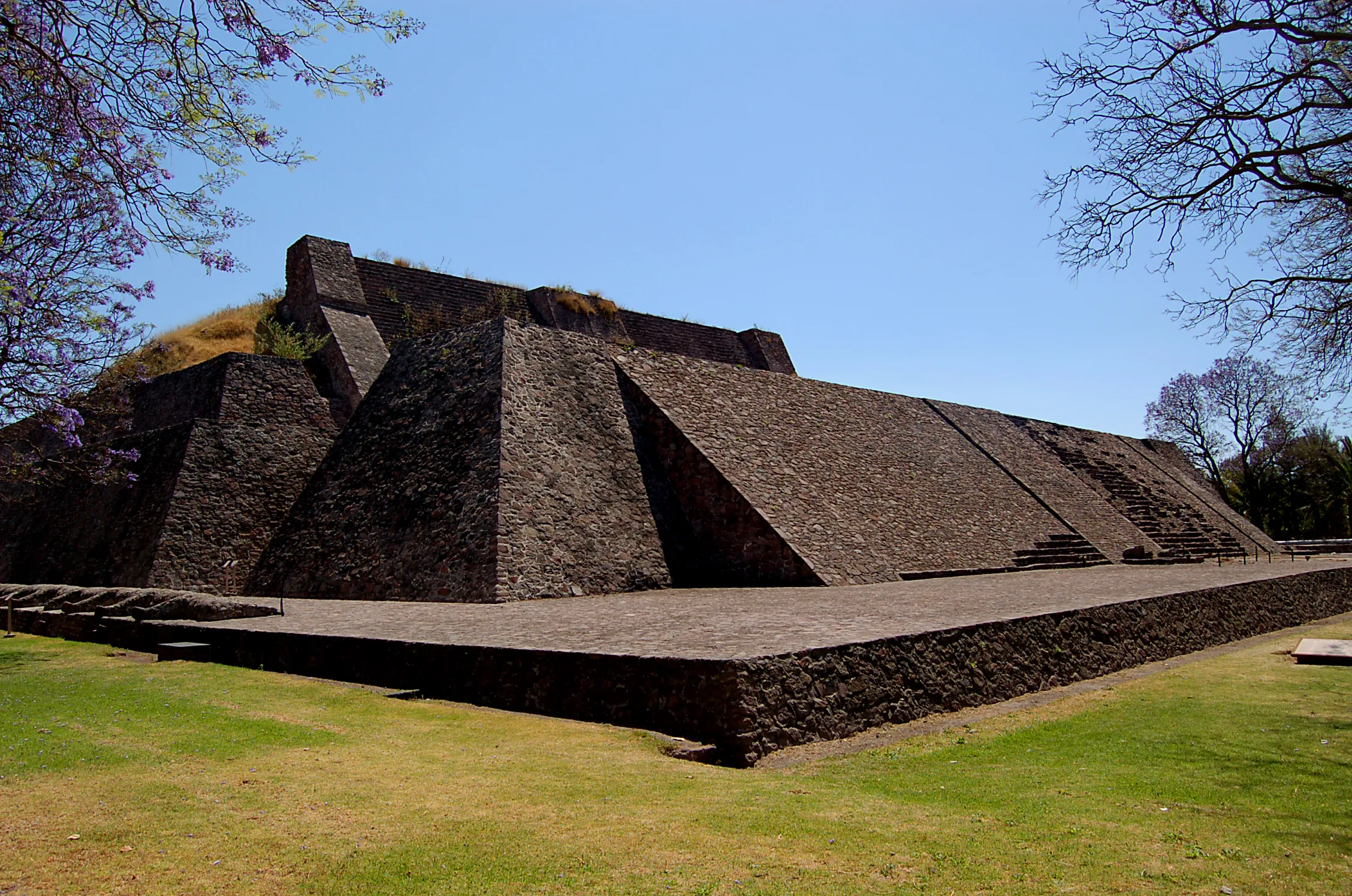 Nota sobre Sitio arqueológico de Tenayuca, al norte de la CDMX