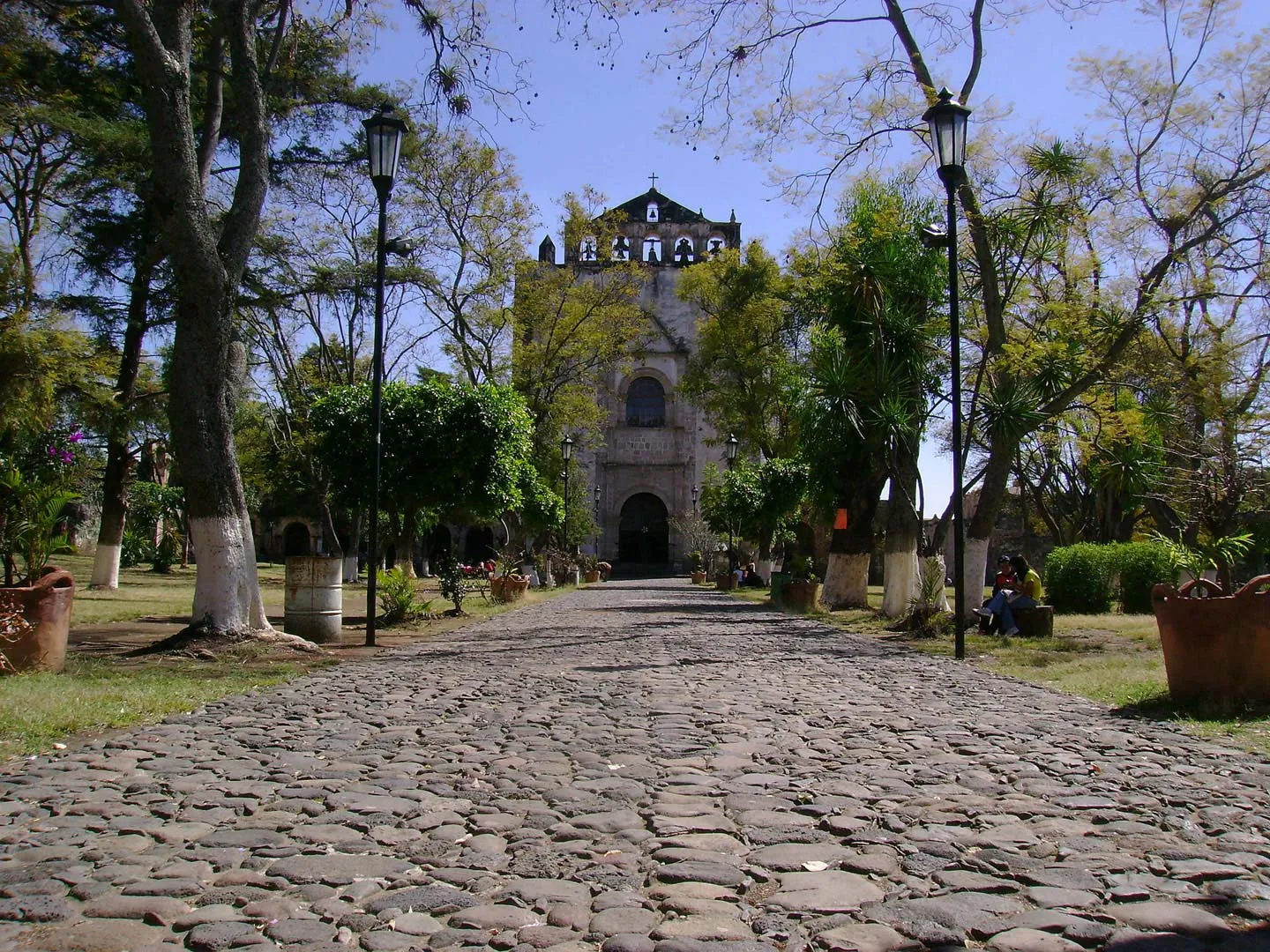 Nota sobre Un bello recorrido por las iglesias de Tlayacapan, Morelos