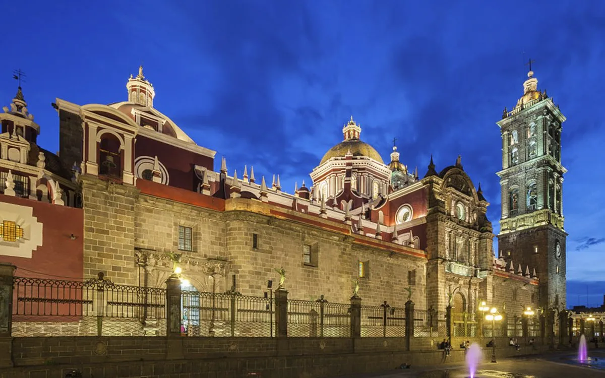 Nota sobre Iglesias y conventos, patrimonio arquitectónico en Puebla