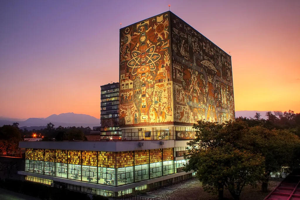 Nota sobre La maravillosa Biblioteca Central de la UNAM