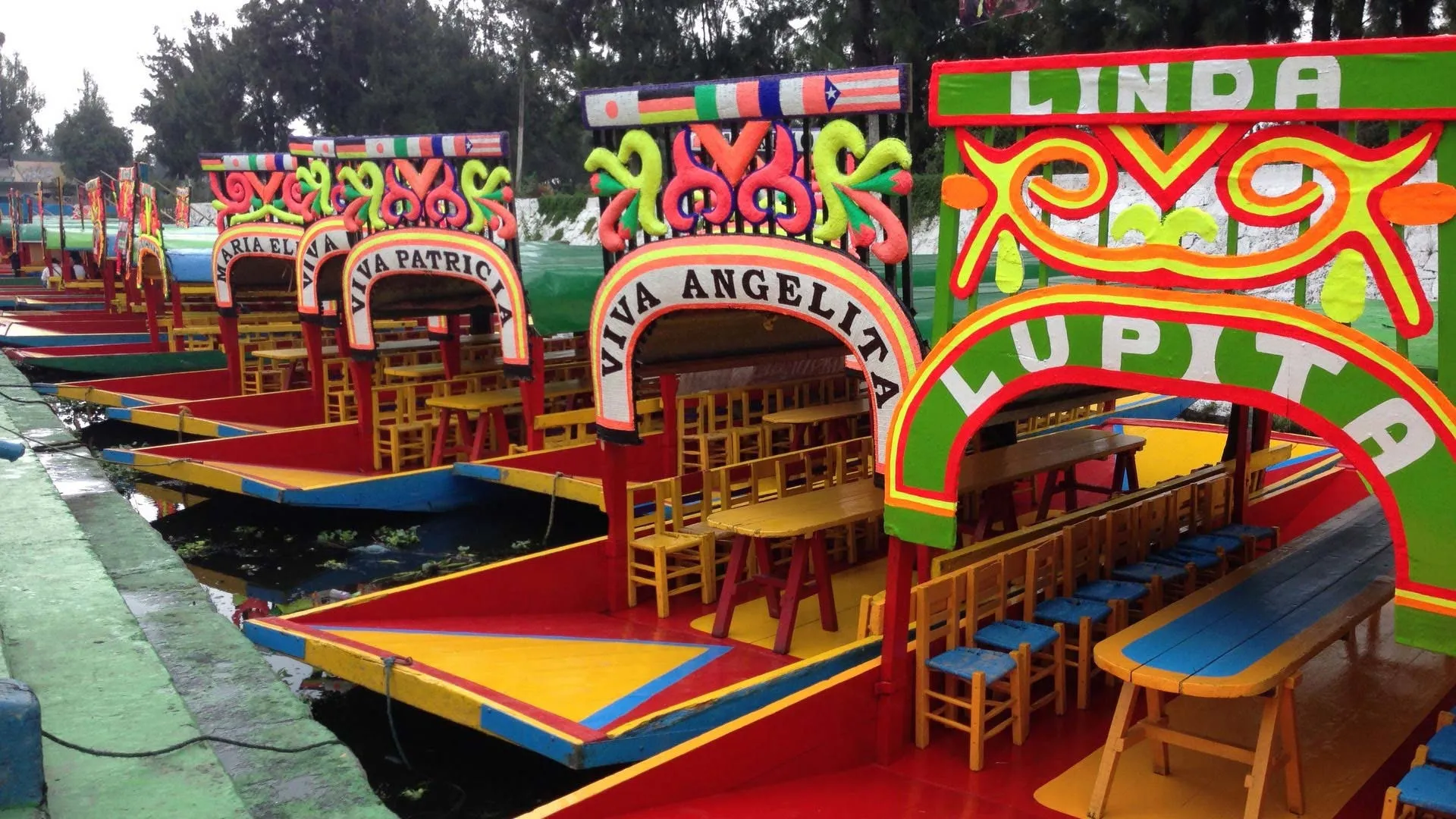 Nota sobre Recorre los canales de Xochimilco en una trajinera