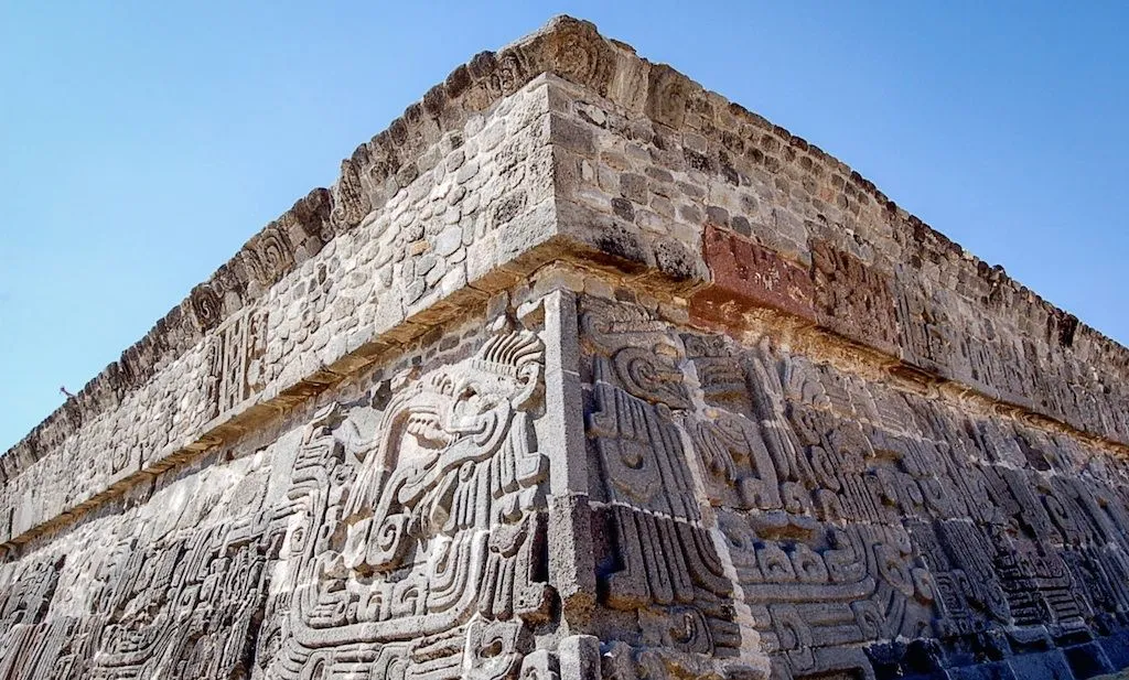 Nota sobre El asombroso Observatorio de Xochicalco, en Morelos