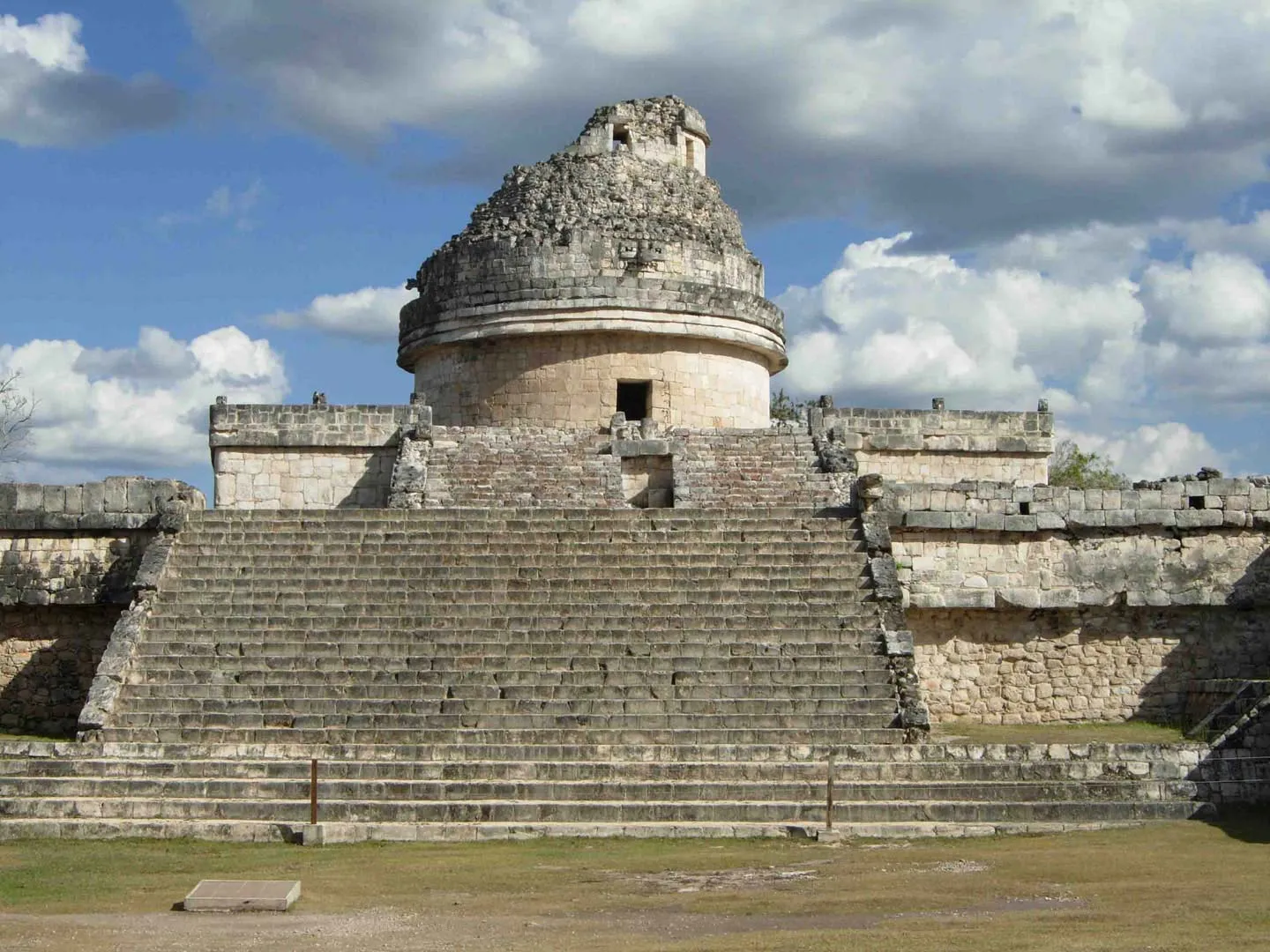 Nota sobre Ek Balam y Chichen Itzá: joyas del turismo arqueológico