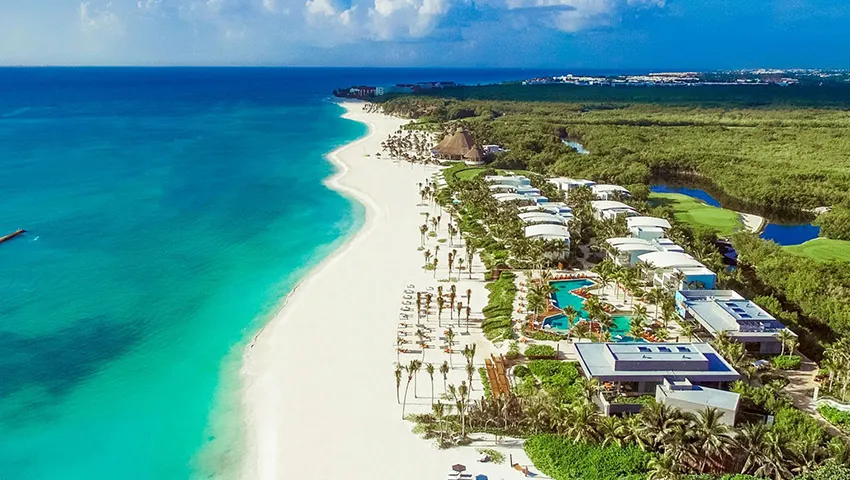 Nota sobre  Cancún en peligro de agotamiento como producto vacacional, alerta estudio