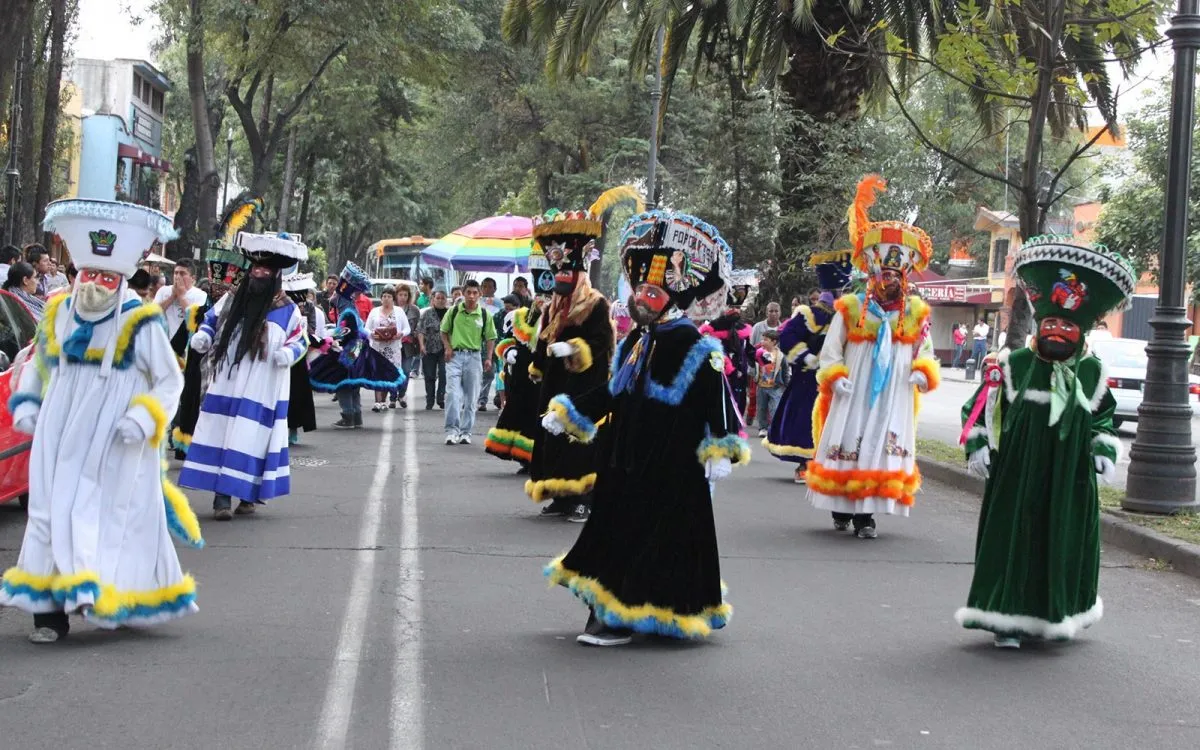 Nota sobre Pueblos alegres: carnaval en América Latina