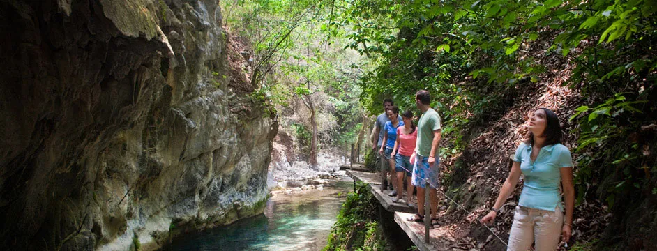 Ecoturismo en 8 sencillos puntos Ecoturismo en 8 sencillos puntos