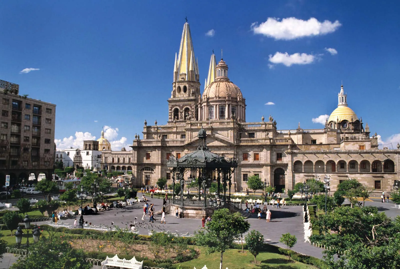 Guadalajara y sus grandes tesoros turísticos Guadalajara y sus grandes tesoros turísticos