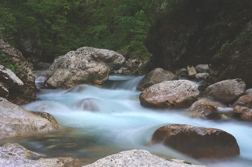 Desvíate hacia las Cascadas Chen Ulich Desvíate hacia las Cascadas Chen Ulich
