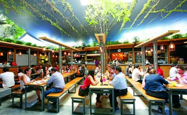 La modernidad y tradición en el Mercado del Carmen La modernidad y tradición en el Mercado del Carmen