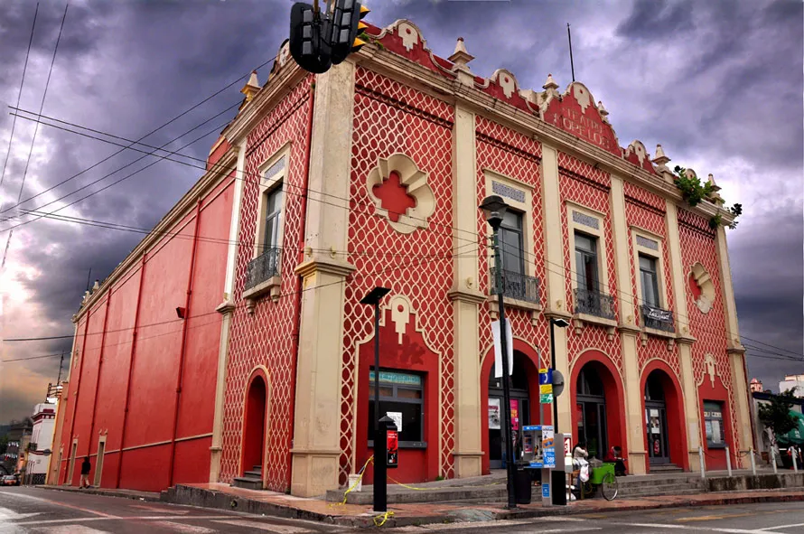 Tour por los edificios históricos en Morelos