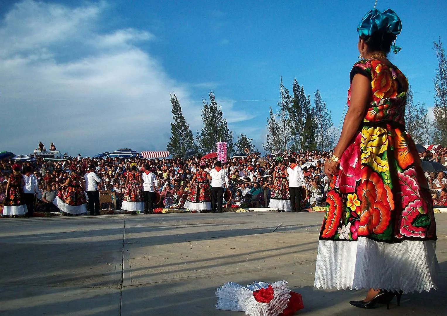 La Guelaguetza una tradicional fiesta en Capulálpam de Méndez La Guelaguetza una tradicional fiesta en Capulálpam de Méndez