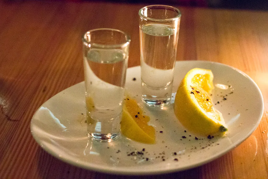 Brinda con estos cinco cocteles con mezcal