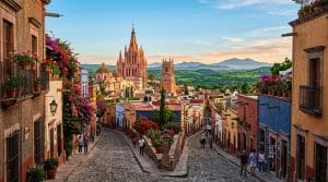 Guía Experta para Explorar San Miguel de Allende: Costos, Logística y Cultura